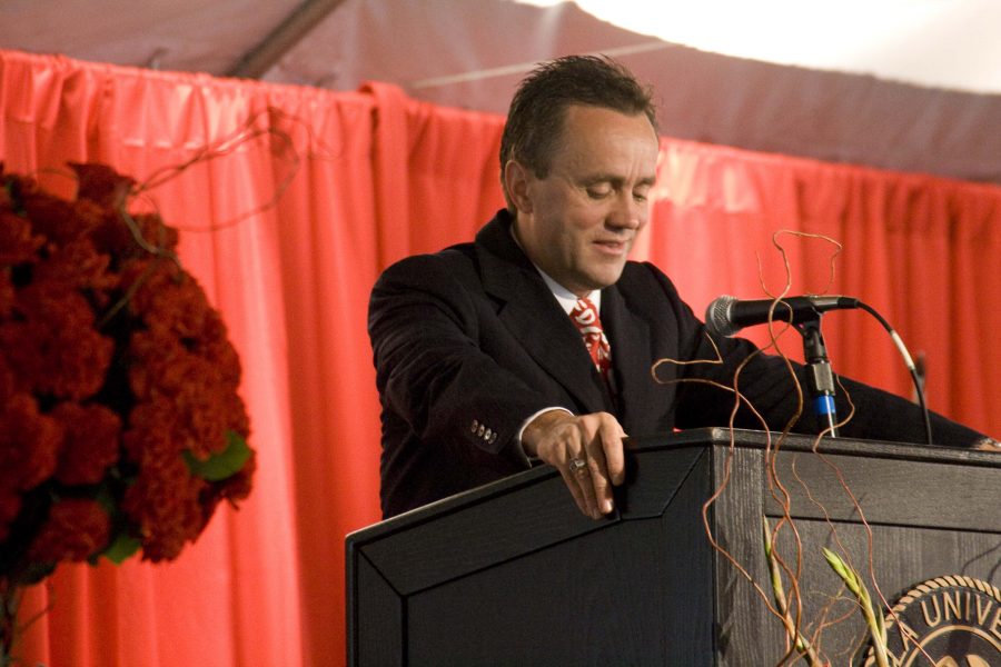 President Corey giving the closing reflections to the Biola Ruby Slippers Luncheon, March 2008 | LEHUA KAMAKAWIWOOLE, The Chimes