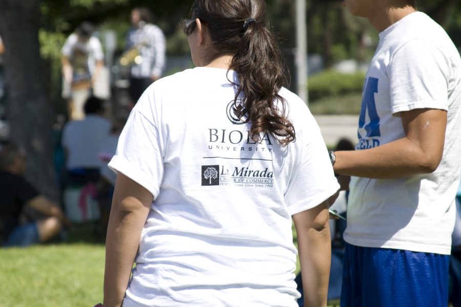 Festival crowds participated in a 5K race/walk in effort to support various sponsors, one of which was Biola.  Photo by Bethany Cissel