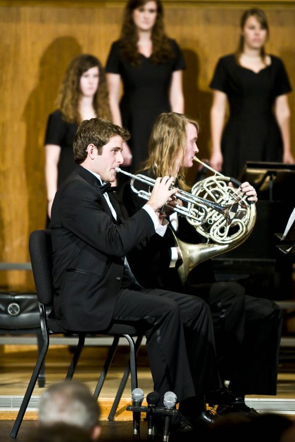 Ryan Hallum, trumpet, and Beau Knechtel, French horn, serenade the audience. 