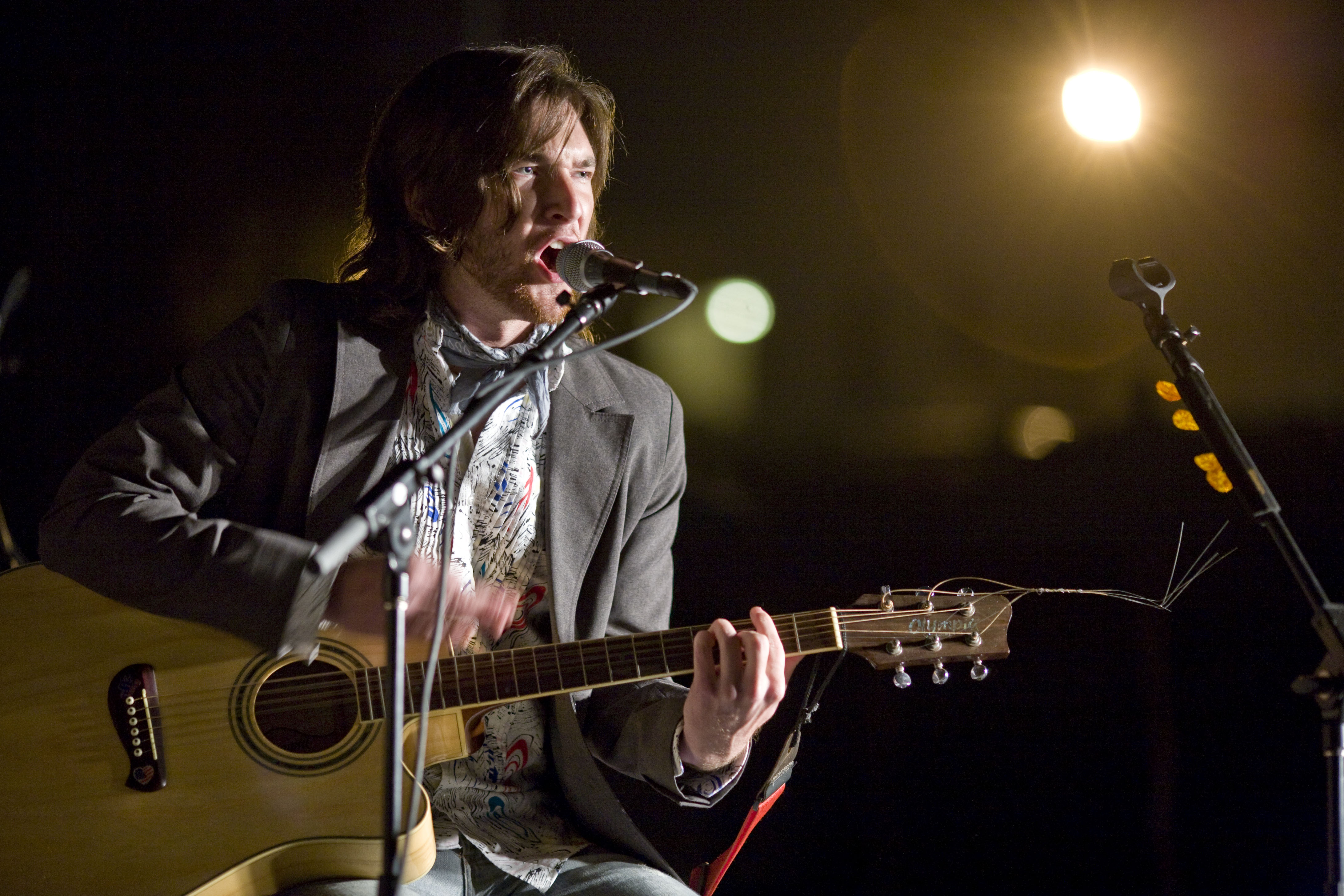 David Webster, performs a few of his soon-to-be-released songs, at the Eddy outside of Common Grounds on Nov. 13. Photo by Mike Villa