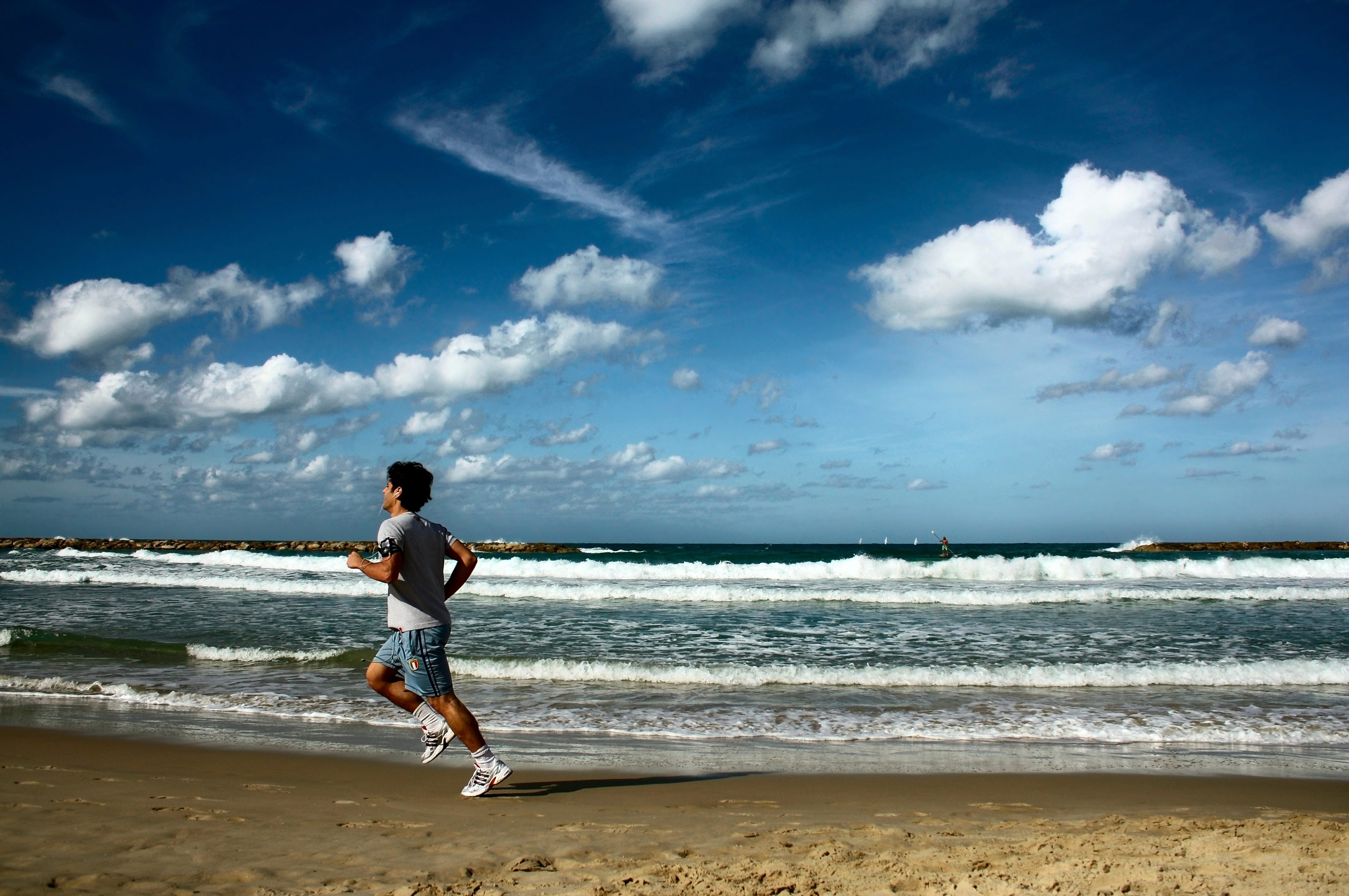 Multiple students from Biola ran to Huntington Beach Saturday as a way to use running as a catalyst for prayer and reflection. 