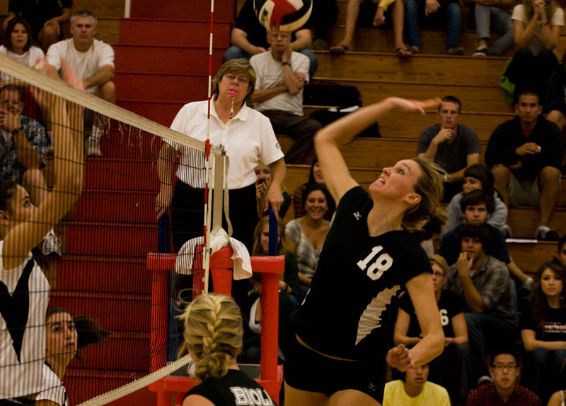 Volleyball struggles to win at home