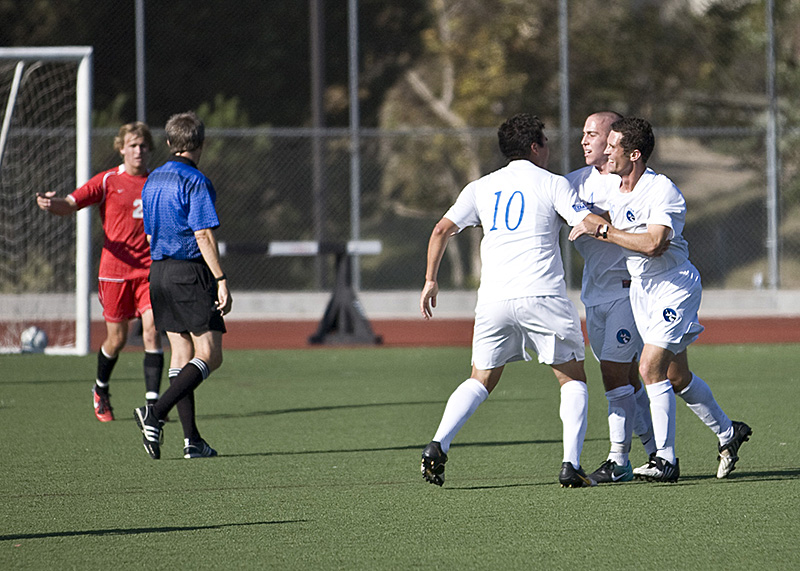 Cal+State+San+Bernardino+players+celebrate+after+scoring+the+first+goal+of+the+game.+Photo+by+Kelsey+Heng