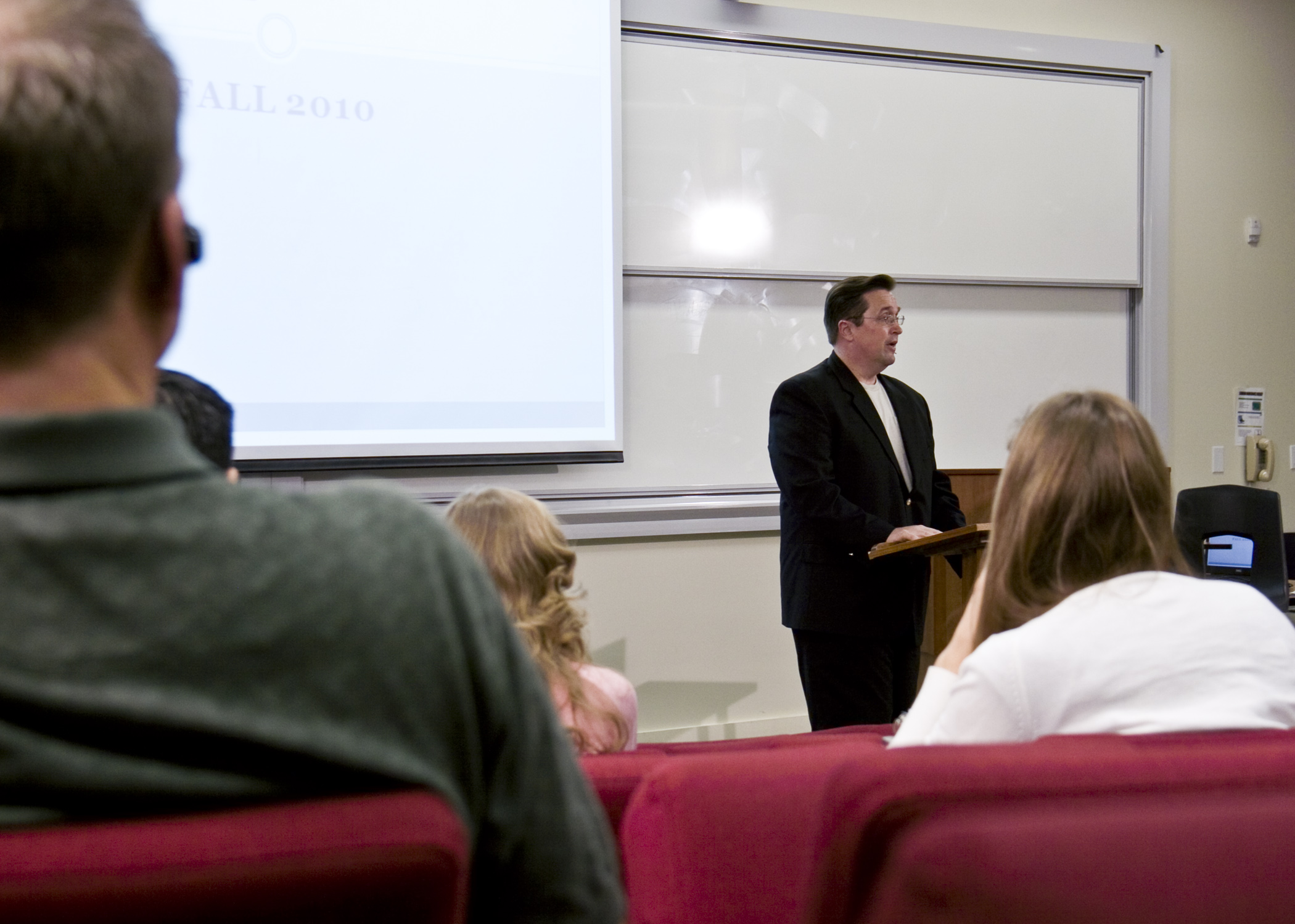 Biola Professor Kevin Lewis speaks at one of three class sessions included in the political series, "Sanity in the Voting Booth." The lectures focused on the Christian's role in the November elections. Photo by BRAD MIERSMA/ The Chimes