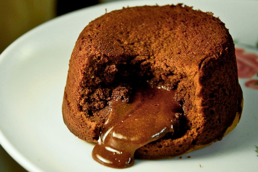 Molten lava chocolate cake