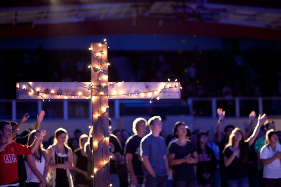 A+cross+adorned+in+lights+is+seen+on+stage+on+during+Sunday+nights+Sinspiration+service+in+memory+of+the+9%2F11+attacks.+%7C+Job+Ang%2FTHE+CHIMES