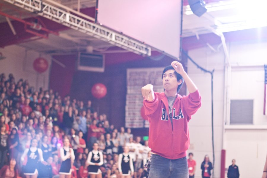 Students competed to win an iPad during Midnight Madness on November 13, 2011. | Katie Juranek/THE CHIMES