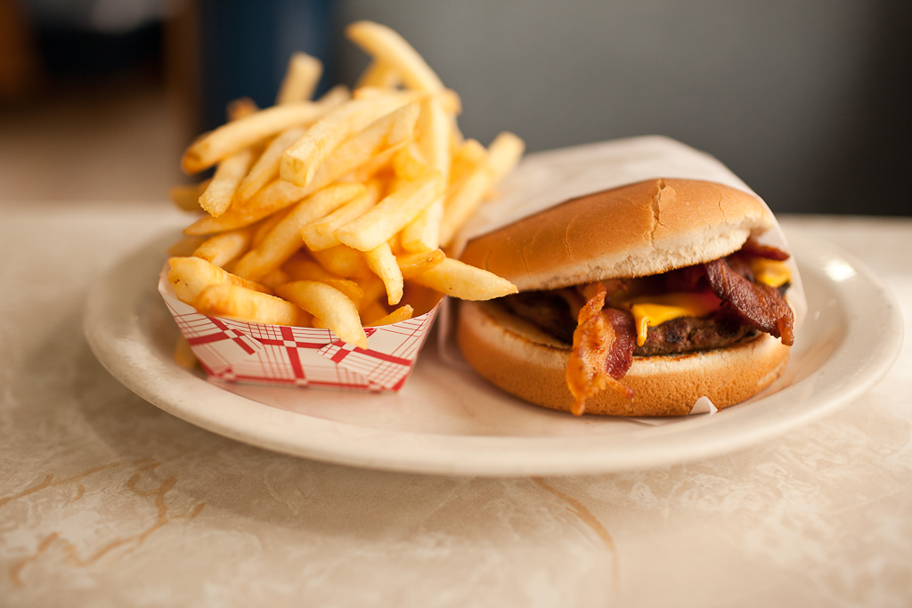 This week, we tasted the delicious food at Galaxy Burger. Although the restaurant offers many types of food items, we recommend a classic cheeseburger and fries. | Job Ang/THE CHIMES