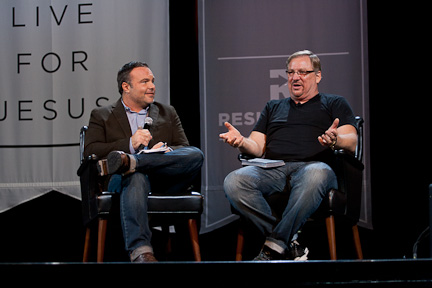 After his talk on seeking influence for Jesus, Rick Warren (right) sat down with Mark Driscoll (left) to answer audience questions. | Grant Walter/THE CHIMES