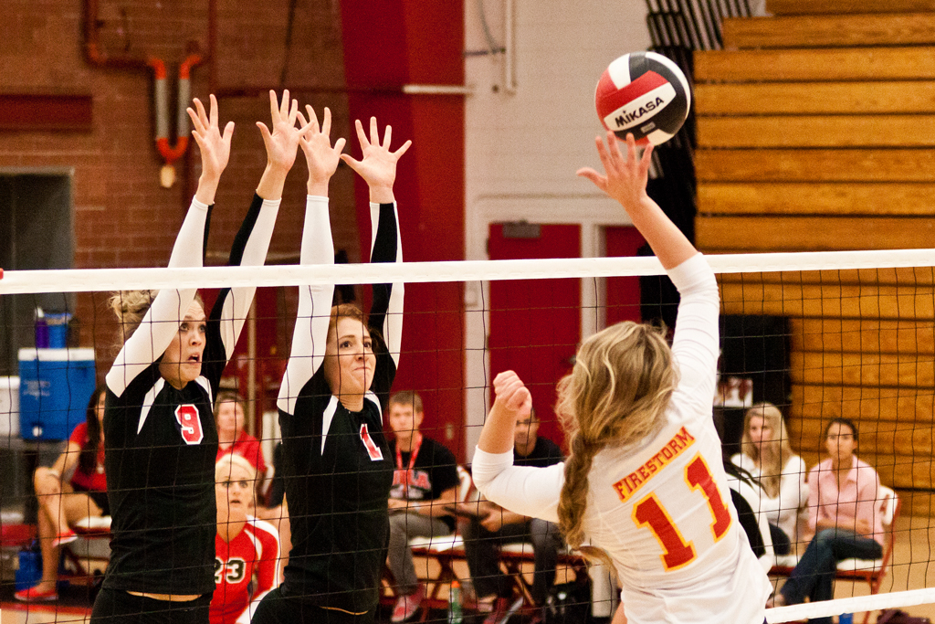 Biola Volleyball players play volleyball at Biola. | David Wahlman/THE CHIMES