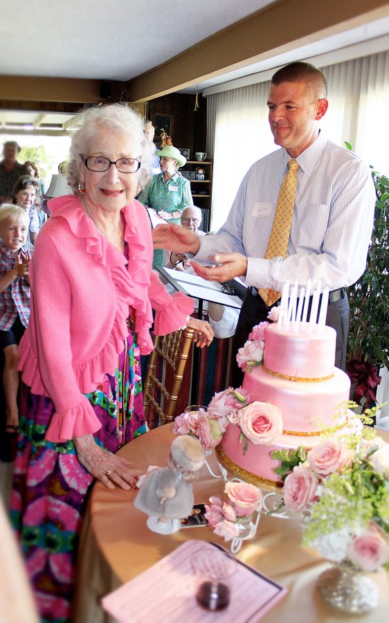 Virginia Moats celebrates her 100th birthday. In attendance is vice president of Advancement Adam Morris, with whom she works closely. Moats is receiving a Ruby Award for her dedication to Biola’s Scholarship fund. | Courtesy of UCM