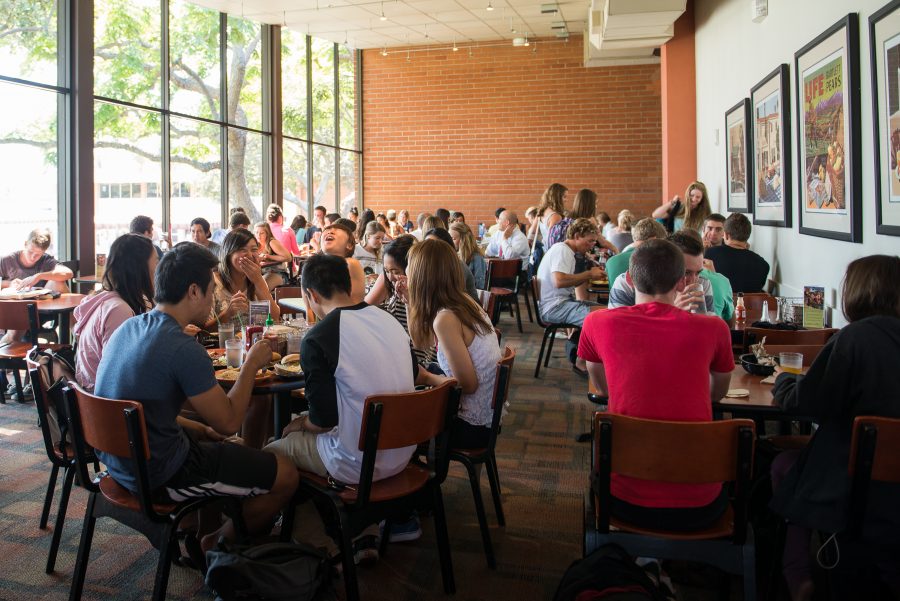 Students enjoy lunch together in the Caf last Fall. Rachelle Cihonski urges Biola students to put their phones away and be fully present with table mates while eating meals. | Olivia Blinn/THE CHIMES [file photo]