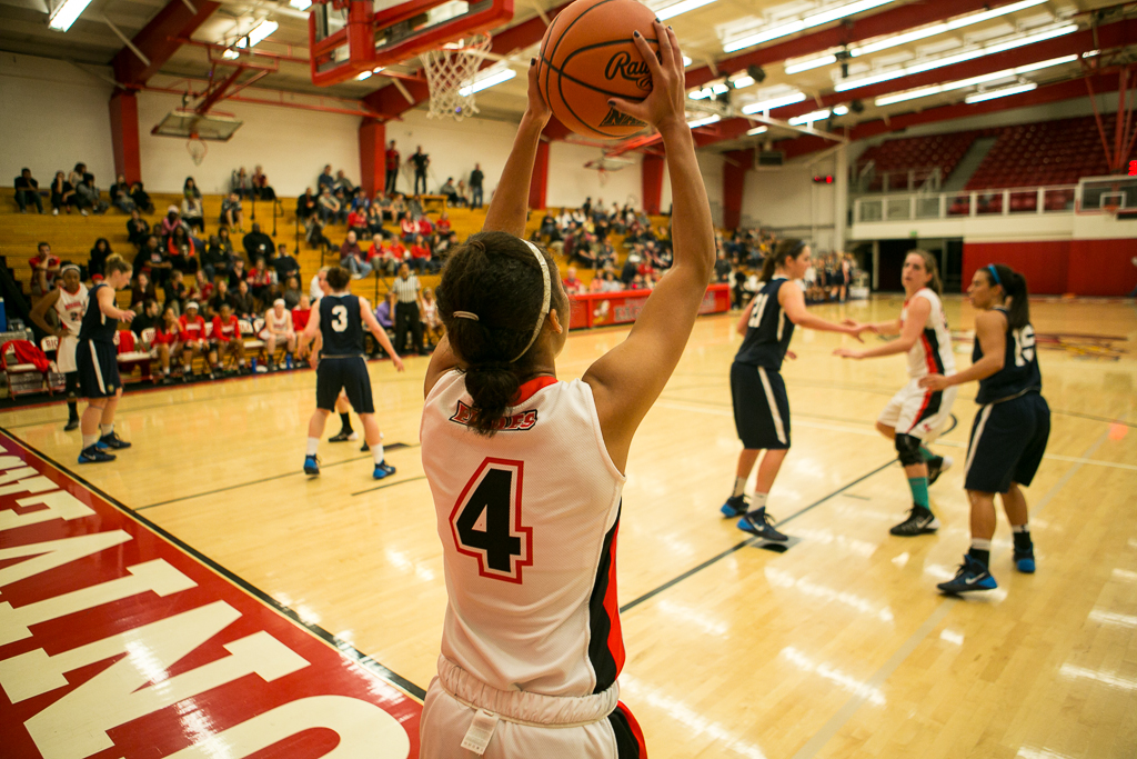 Junior Desiree Robinson throws the ball to another Eagle during an out of bound play against Vanguard on Feb. 8. The No. 1 Vanguard Lions outscored the Eagles by 20 points in the second half to defeat Biola at home. | Tomber Su/THE CHIMES