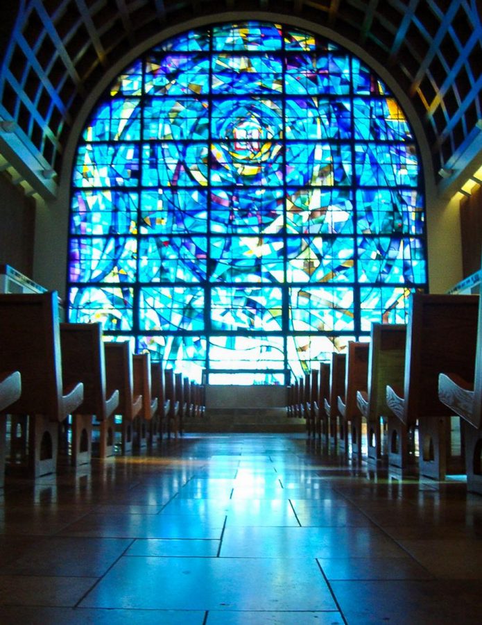 Pepperdine Universitys chapel sits quietly awaiting students to enter. At Biola, students engage in centuries-old practice of liturgical church traditions. | Olivia Blinn/THE CHIMES