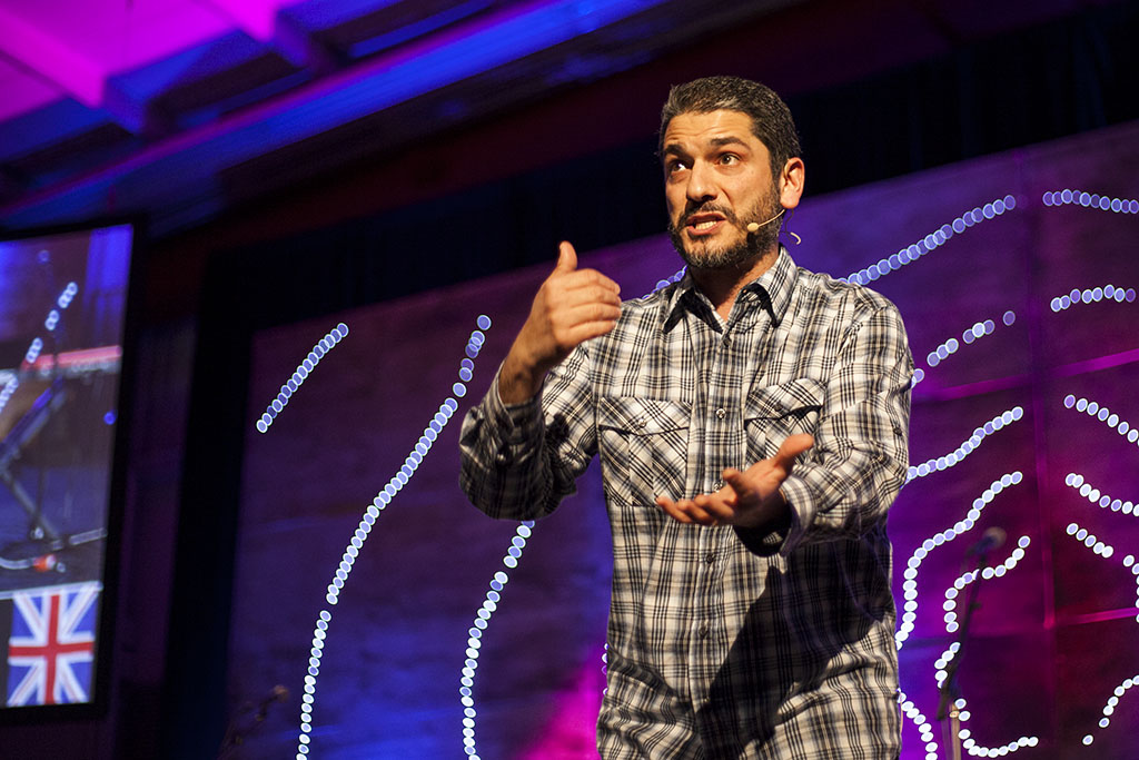 "In order to understand the Gospel (the good news), you must understand the bad news." Afshin Ziafat goes back to the basics during session two of 2014 Missions Conference, Echo. | Melanie Kim/THE CHIMES