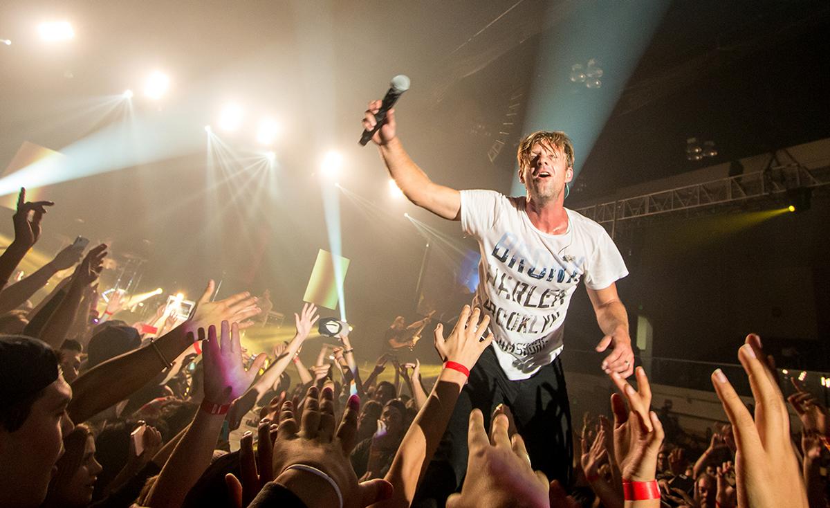 Jon Foreman, lead singer of Switchfoot, connects with the audience during one of their final songs at the show at Azusa Pacific University. | Aaron Fooks/THE CHIMES