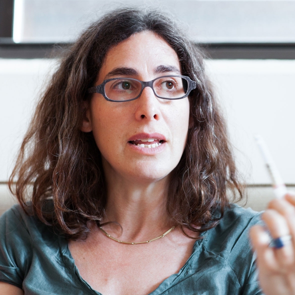 Sarah Koenig hosts the podcast titled Serial which covers the story of a 1999 murder.