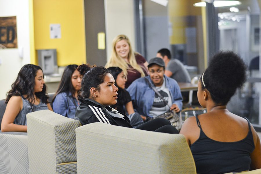 Group+of+first-gen+students+in+Blackstone+lobby