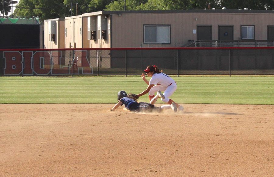 Sweep+and+senior+night+highlight+week+for+softball