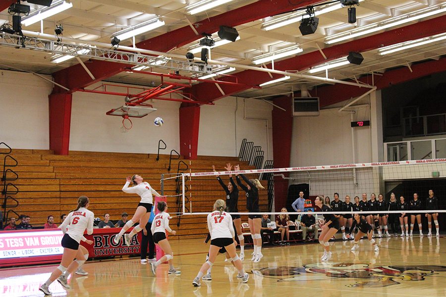 Volleyball dominates APU with sweep