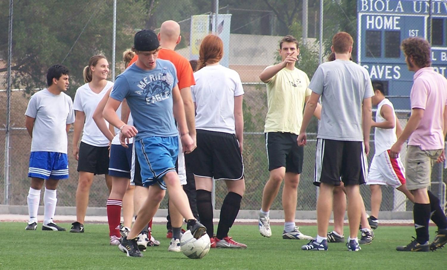 Senior Marcelo Crivella helps divide the players into teams.