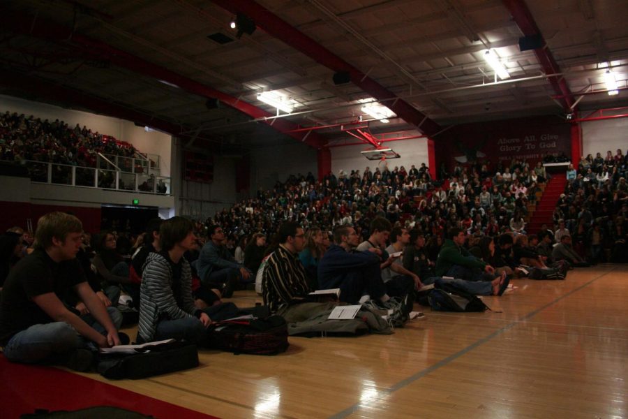 As students packed Chase Gymnasium for the Spring Convocation Chapel, President Corey welcomed back the single 9:30 chapel and encouraged students to gather closely and enjoy Biola as family.