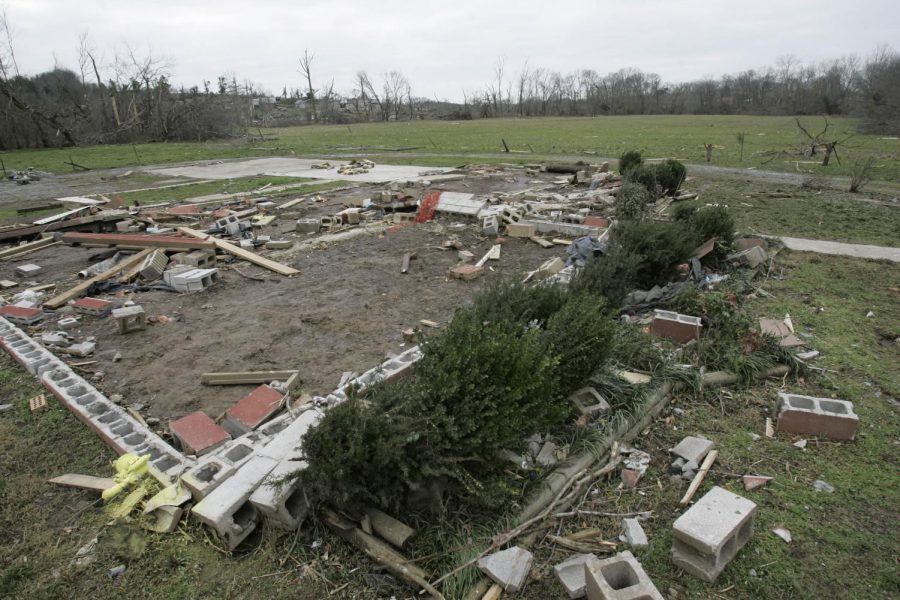 The+wreckage+of+a+home+is+seen+next+to+an+open+field+Thursday%2C+Feb.+7%2C+2008+in+Castalian+Springs%2C+Tenn.+A+baby+was+found+alive+in+the+field%2C+shown+in+center+background%2C+Wednesday+after+the+tornado+destroyed+the+home+where+the+baby+was+believed+to+be+living.