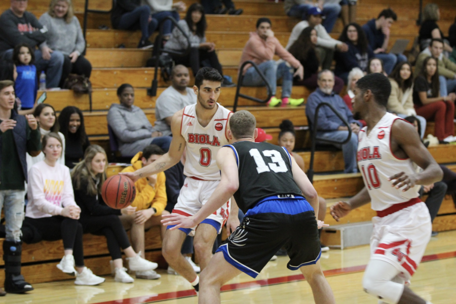 Chaminade defeats men’s basketball