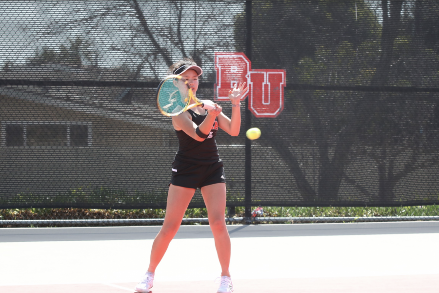 Women’s tennis drops match at Point Loma