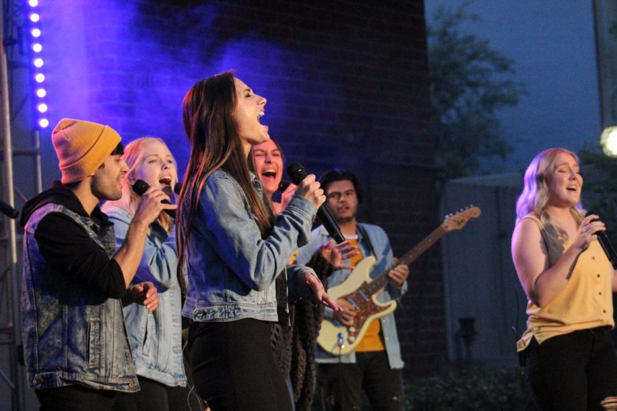 Music majors show out at popular music concert