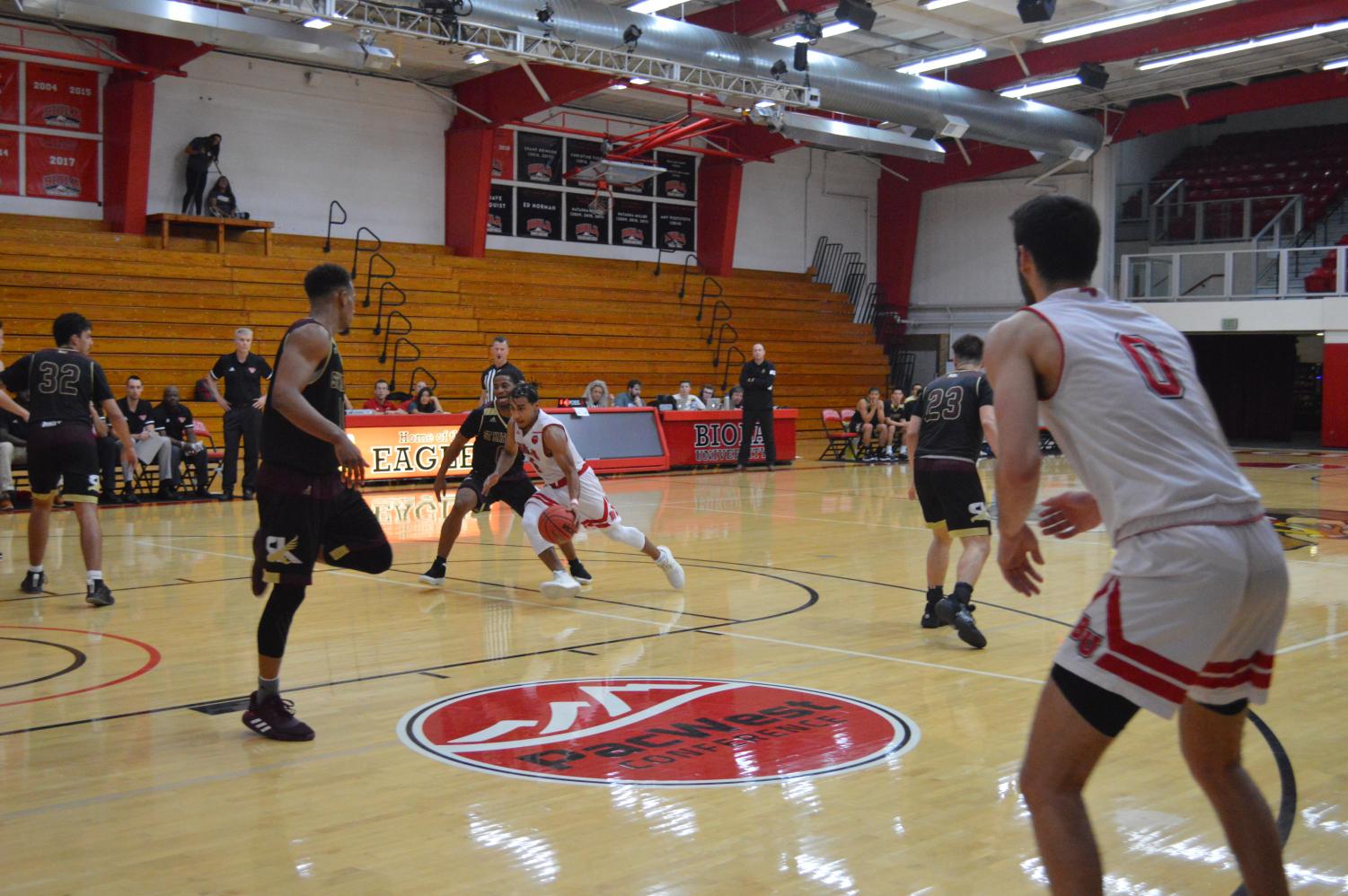 Men’s basketball extends four-game winning streak against Saint Katherine