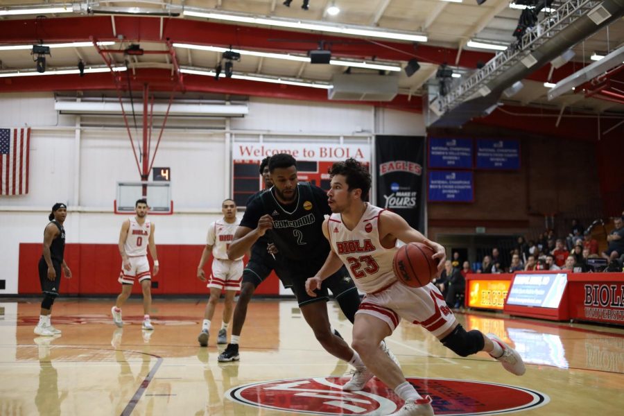 Men’s basketball takes second conference win