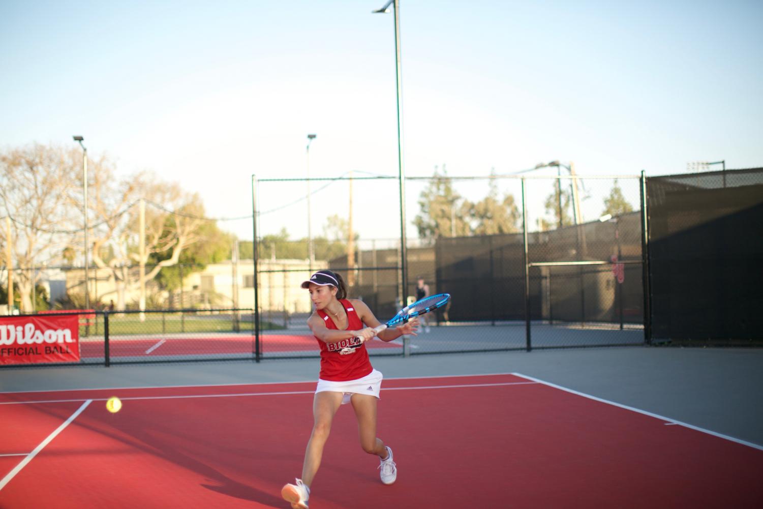 Women’s tennis takes another tough loss