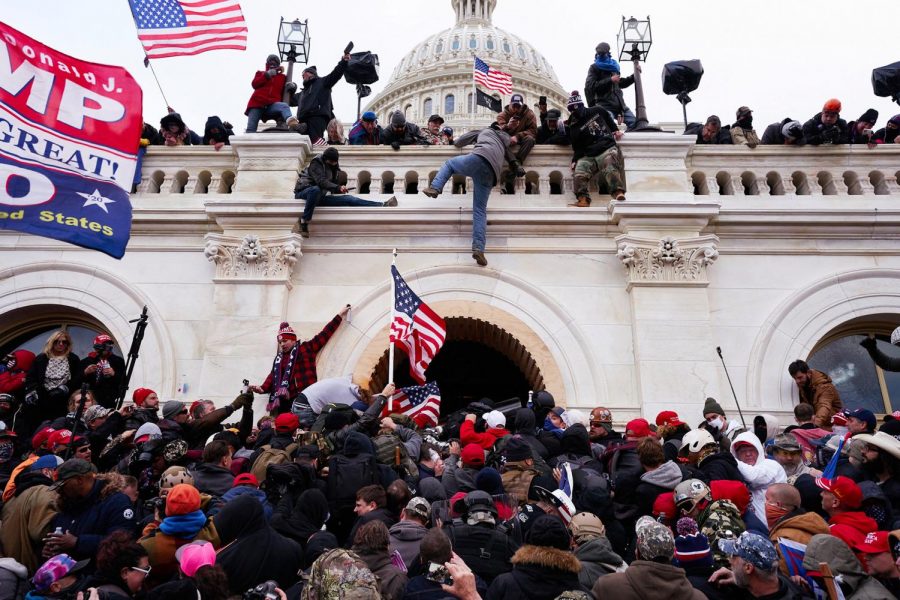 Demonstrators_clash_with_police_at_US_Capitol_1