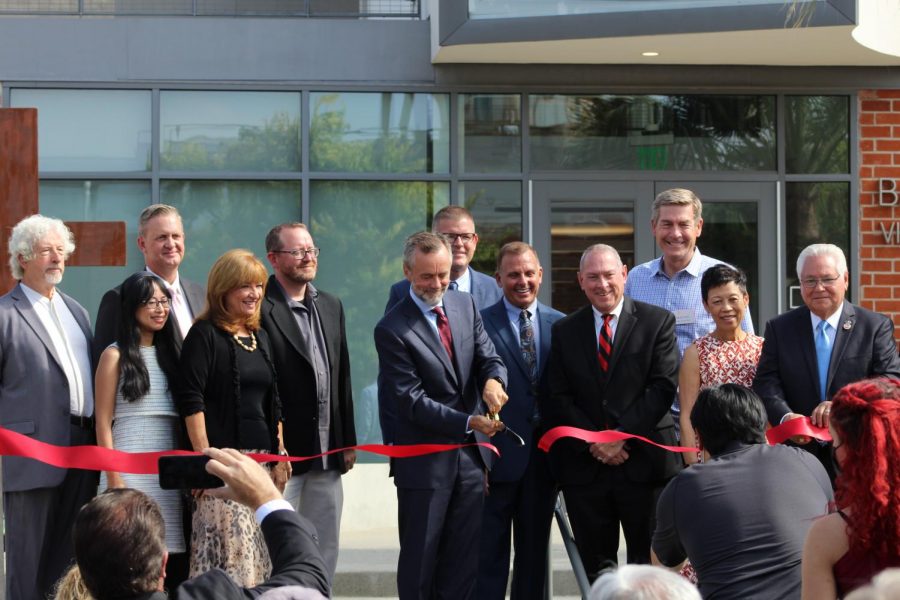 Biola dedicates new art building