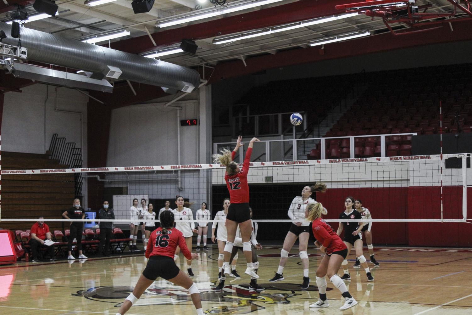 Volleyball takes three-set win against the Urban Knights