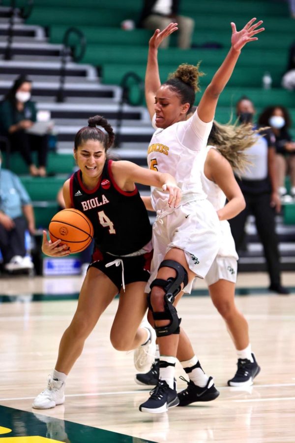 Women’s basketball experience first loss of the season
