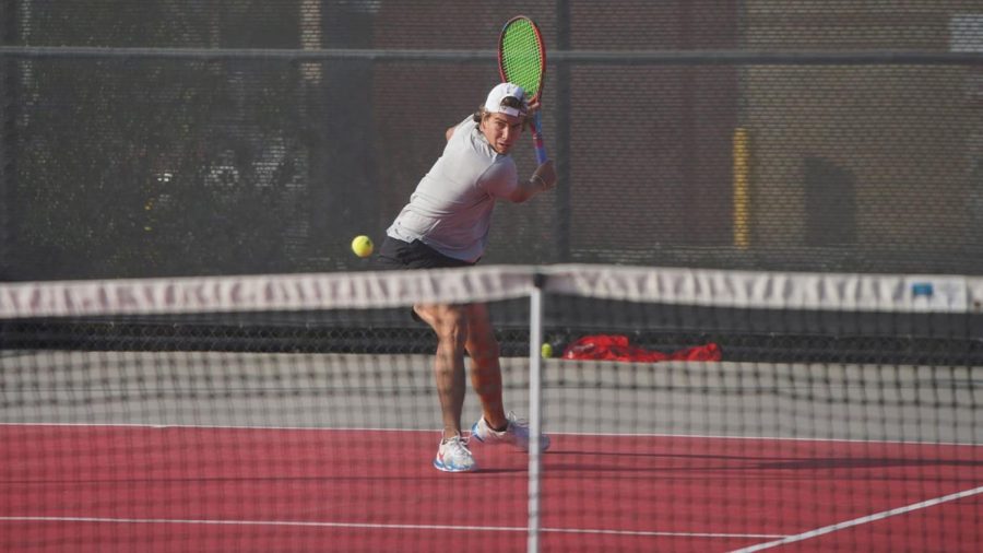 Men’s tennis sweep two days in a row