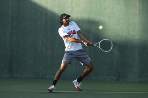 Men’s tennis takes loss against Point Loma