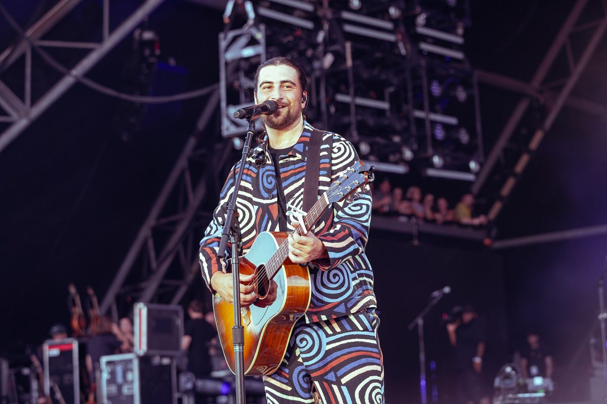 Noah Kahan releases the first track of his upcoming album, which will be released in April.